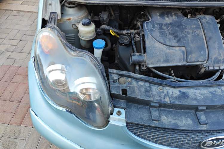 Used BYD F0 2011 Shangku Edition 1.0L Yuexiu Model Engine Bay Right