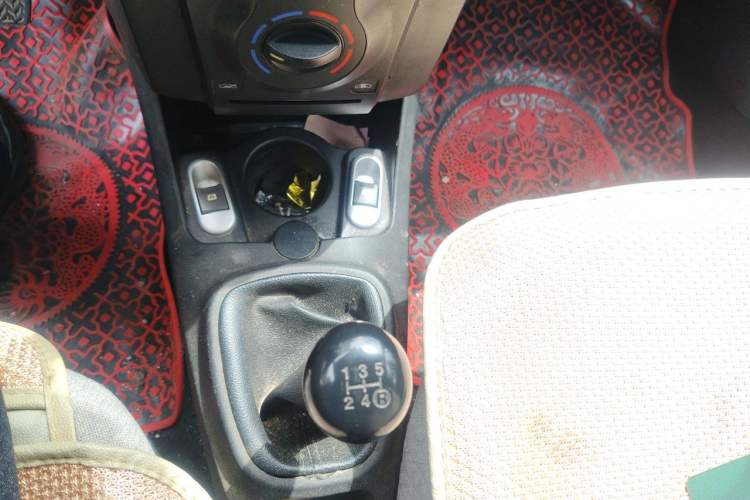 Used BYD F0 2011 Shangku Edition 1.0L XuanKu Model Gear Lever