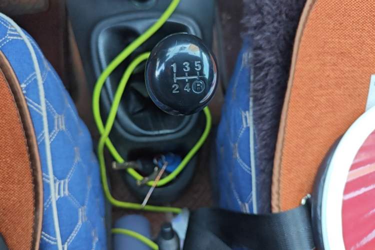 Used BYD F0 2011 Shangku Edition 1.0L Yuexiu Model Gear Lever