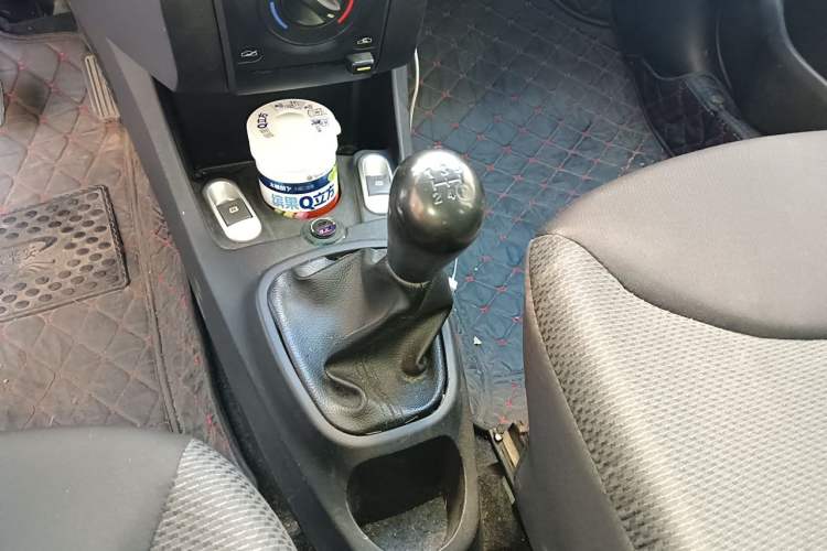 Used BYD F0 2011 Shangku Edition 1.0L XuanKu Model Gear Lever