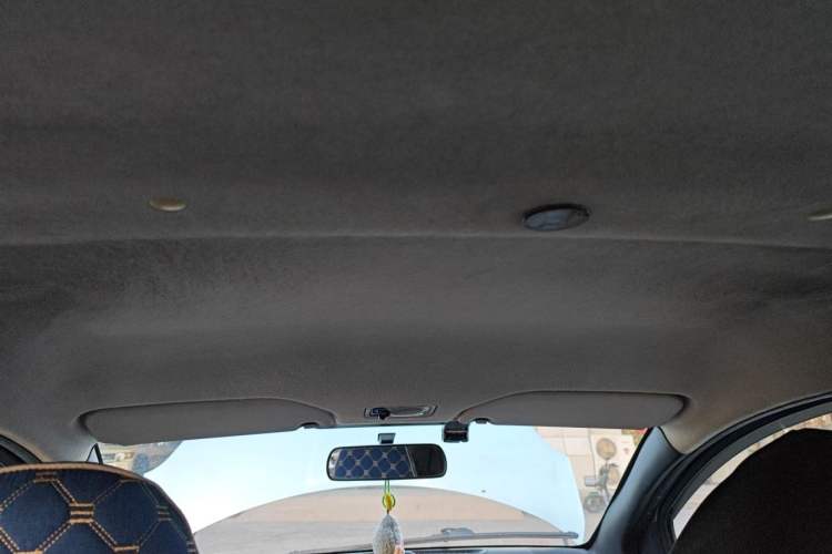 Used BYD F0 2011 Shangku Edition 1.0L Yuexiu Model Headliner