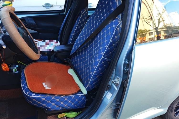 Used BYD F0 2011 Shangku Edition 1.0L Yuexiu Model Left Front Seat