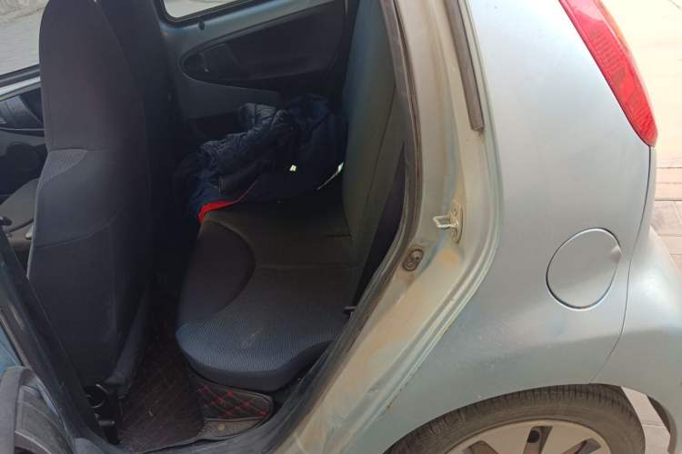 Used BYD F0 2011 Shangku Edition 1.0L XuanKu Model Left Rear Seat