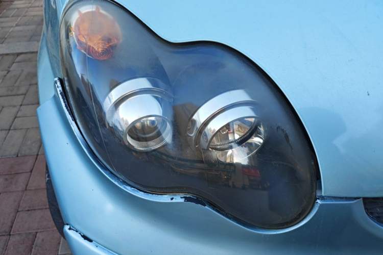 Used BYD F0 2011 Shangku Edition 1.0L Yuexiu Model Right Front Headlight