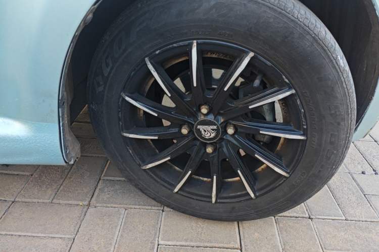 Used BYD F0 2011 Shangku Edition 1.0L Yuexiu Model Right Front Wheel Hub