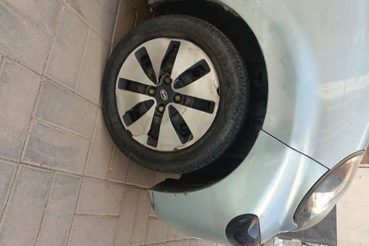 Used BYD F0 2011 Shangku Edition 1.0L XuanKu Model Right Front Wheel Hub