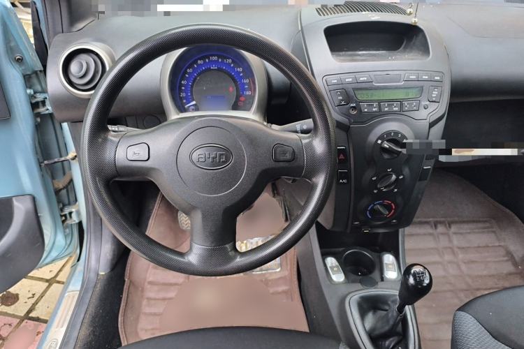 Used BYD F0 2011 Shangku Edition 1.0L XuanKu Model Steering Wheel