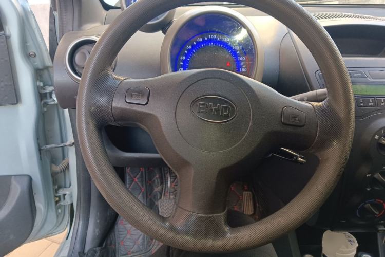 Used BYD F0 2011 Shangku Edition 1.0L XuanKu Model Steering Wheel