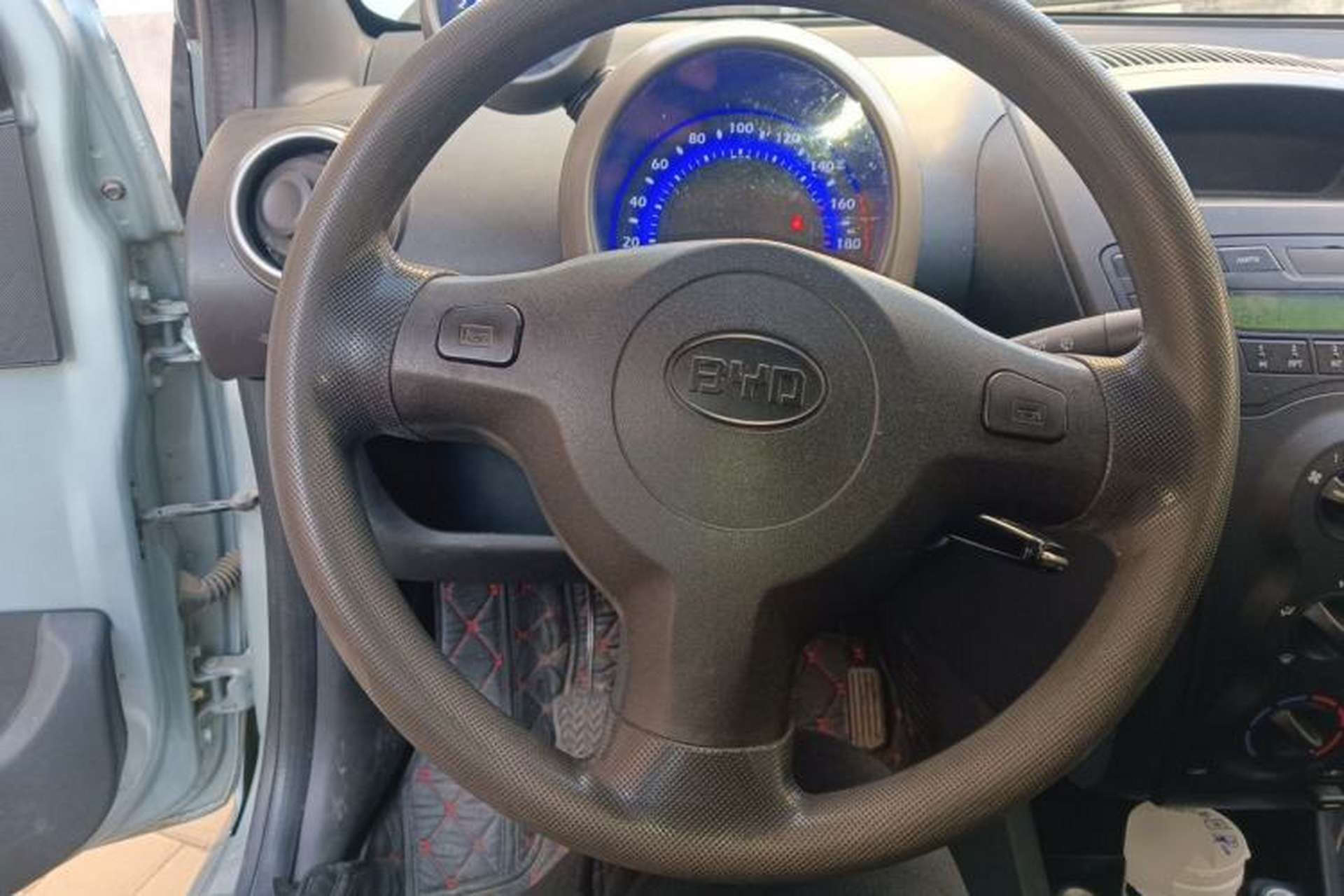 Used BYD F0 2011 Shangku Edition 1.0L XuanKu Model Steering Wheel