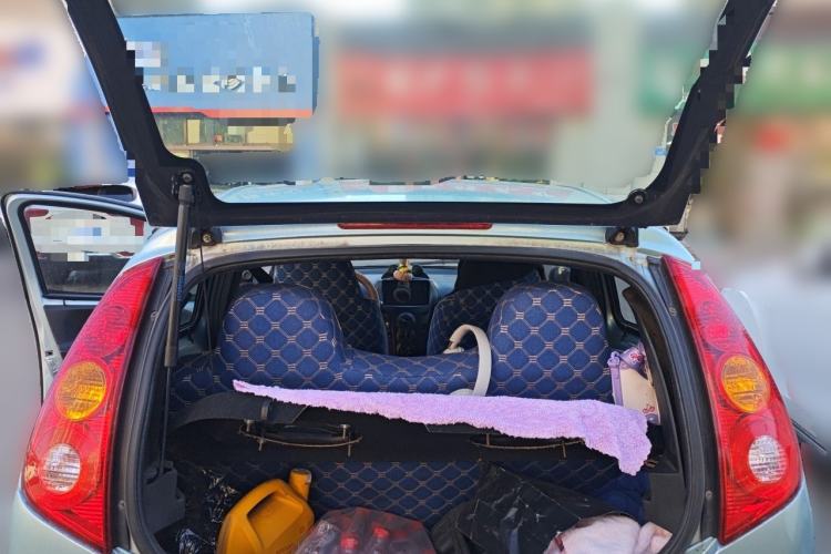 Used BYD F0 2011 Shangku Edition 1.0L Yuexiu Model Trunk
