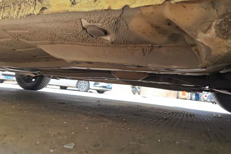 Used BYD F0 2011 Shangku Edition 1.0L Yuexiu Model Chassis Front Right