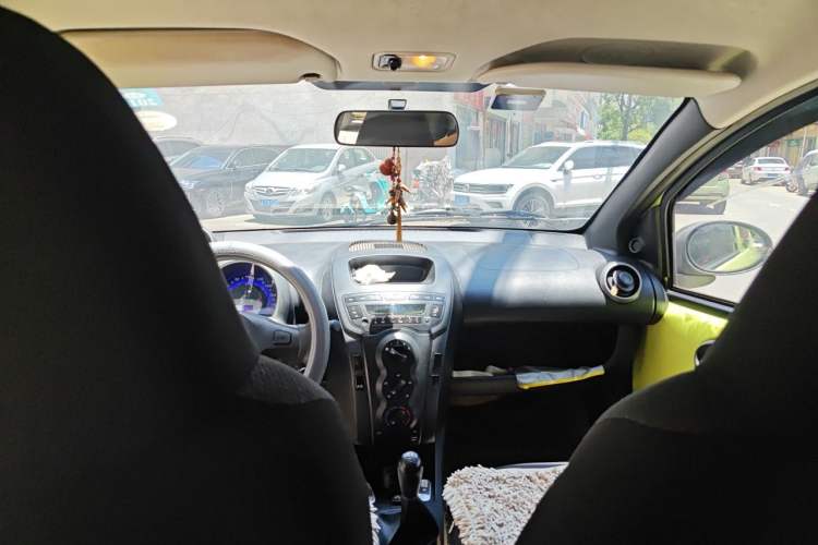 Used BYD F0 2011 Shangku Edition 1.0L Yuexiu Model Headliner