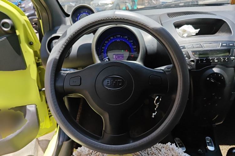 Used BYD F0 2011 Shangku Edition 1.0L Yuexiu Model Steering Wheel