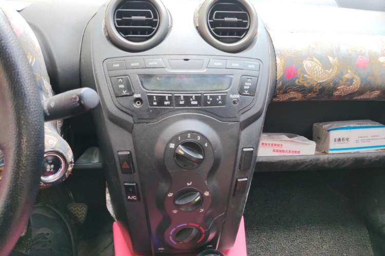Used BYD F0 2011 Shangku Edition 1.0L XuanKu Model Audio And AC Panel