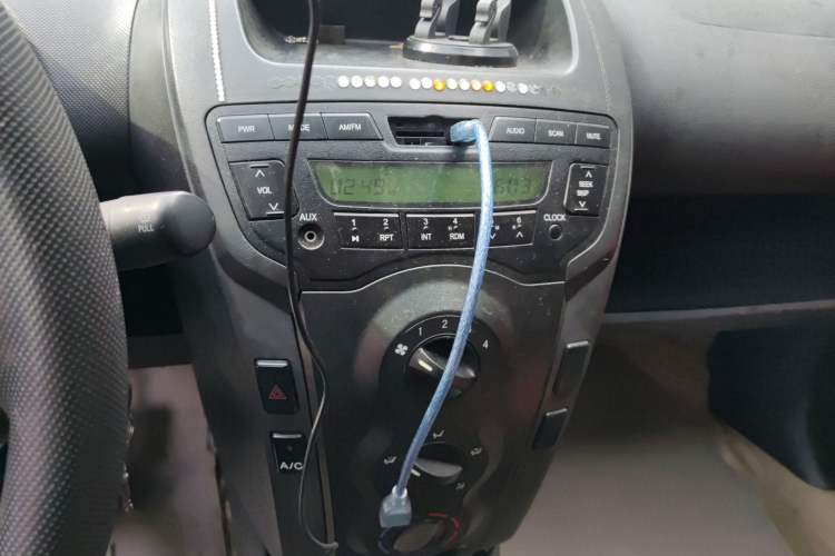 Used BYD F0 2011 Shangku Edition 1.0L XuanKu Model Audio And AC Panel