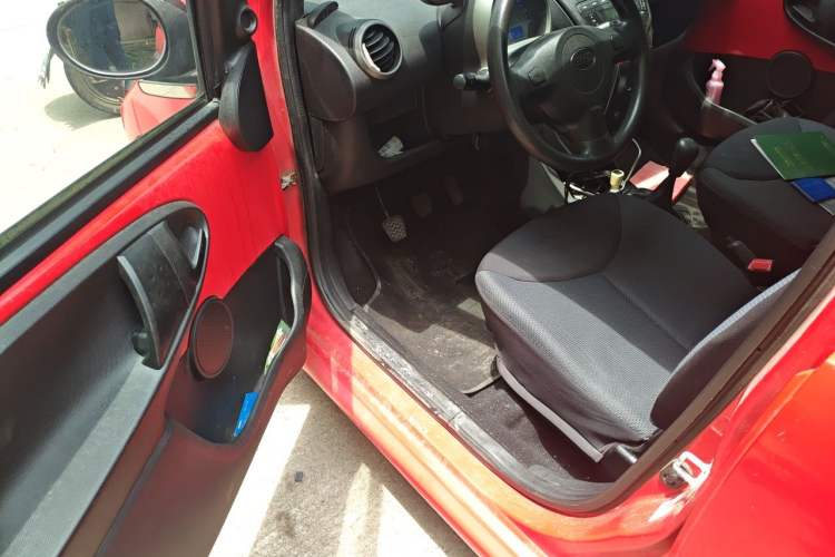 Used BYD F0 2011 Shangku Edition 1.0L XuanKu Model Driver Seat