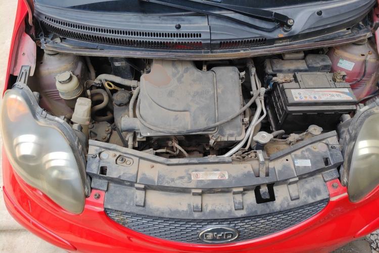 Used BYD F0 2011 Shangku Edition 1.0L XuanKu Model Engine Bay