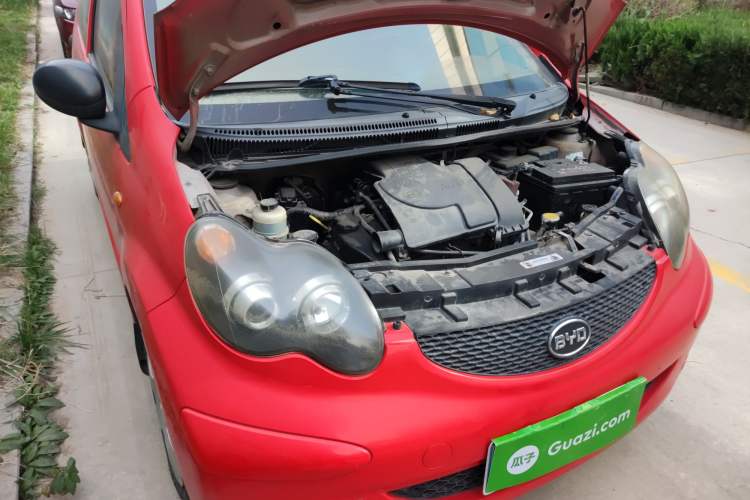 Used BYD F0 2011 Shangku Edition 1.0L XuanKu Model Engine Bay Right