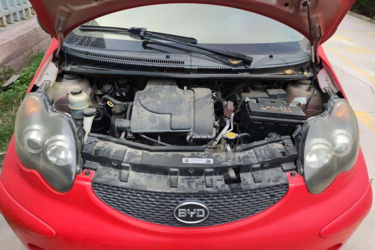 Used BYD F0 2011 Shangku Edition 1.0L XuanKu Model Engine Bay