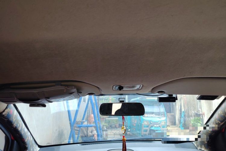 Used BYD F0 2011 Shangku Edition 1.0L XuanKu Model Headliner