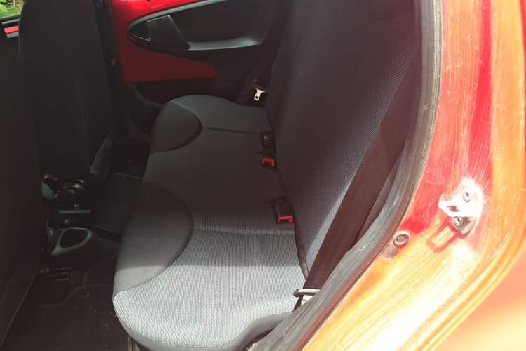 Used BYD F0 2011 Shangku Edition 1.0L XuanKu Model Left Rear Seat