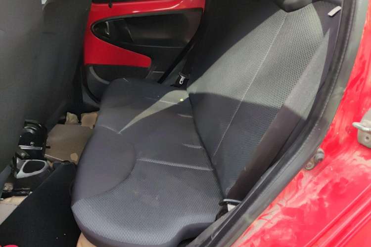 Used BYD F0 2011 Shangku Edition 1.0L XuanKu Model Left Rear Seat
