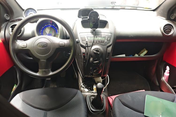 Used BYD F0 2011 Shangku Edition 1.0L XuanKu Model Steering Wheel