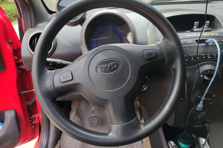 Used BYD F0 2011 Shangku Edition 1.0L XuanKu Model Steering Wheel