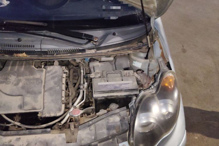 Used BYD F0 2011 Shangku Edition 1.0L XuanKu Model Engine Bay Left