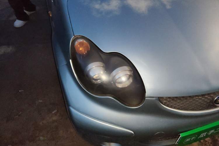Used BYD F0 2011 Shangku Edition 1.0L XuanKu Model Right Front Headlight