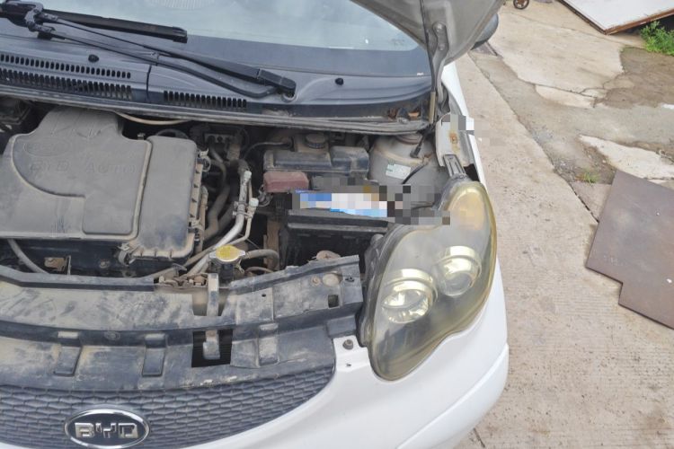 Used BYD F0 2011 Shangku Edition 1.0L Yuexiu Model Engine Bay Left