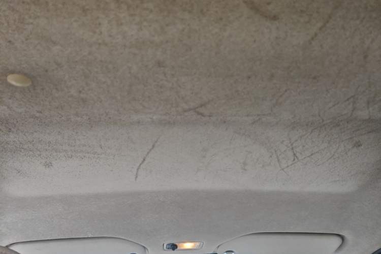 Used BYD F0 2011 Shangku Edition 1.0L Yuexiu Model Headliner