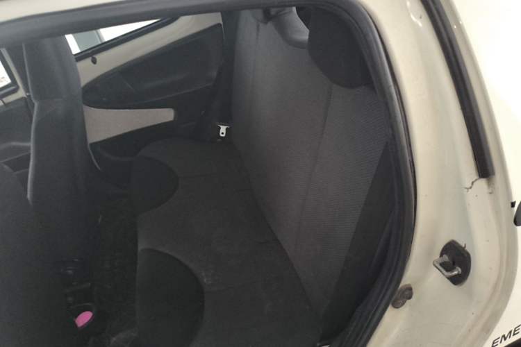 Used BYD F0 2011 Shangku Edition 1.0L XuanKu Model Left Rear Seat