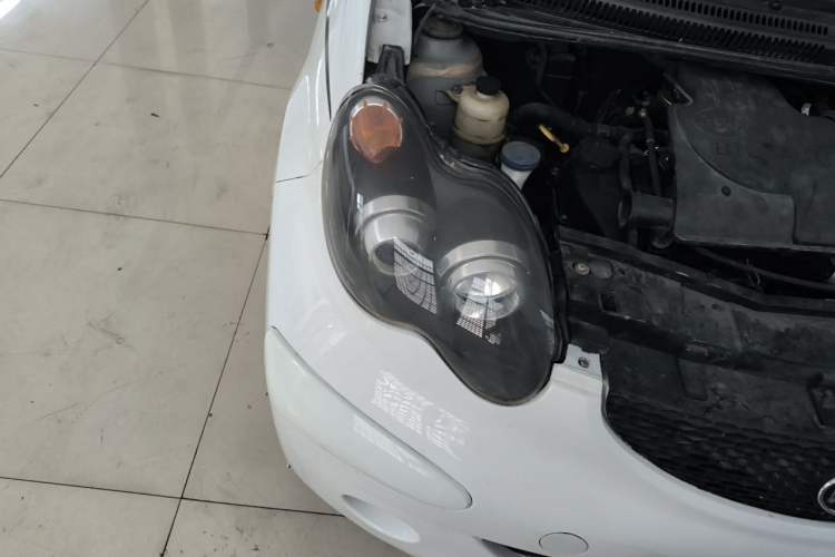 Used BYD F0 2011 Shangku Edition 1.0L XuanKu Model Right Front Headlight