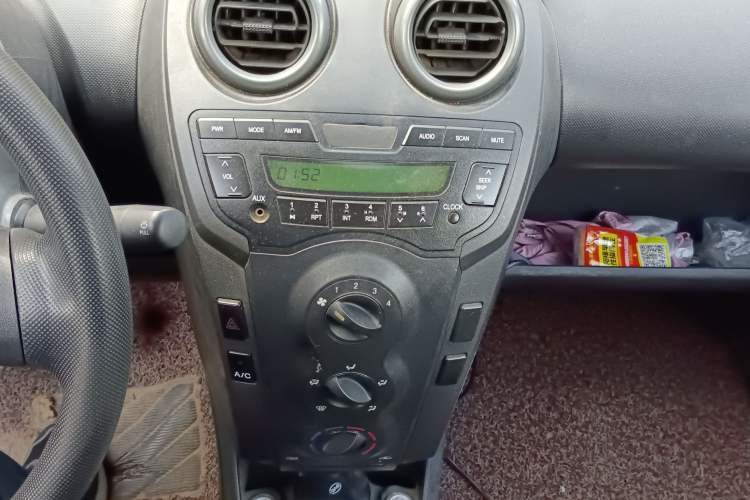 Used BYD F0 2012 1.0L Joyful Cool Model Audio And AC Panel