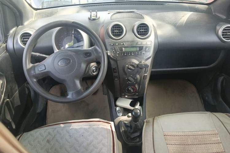 Used BYD F0 2012 1.0L XuanKu Trim Center Console