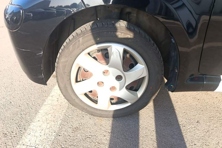 Used BYD F0 2012 1.0L Joyful Cool Model Left Front Wheel Hub