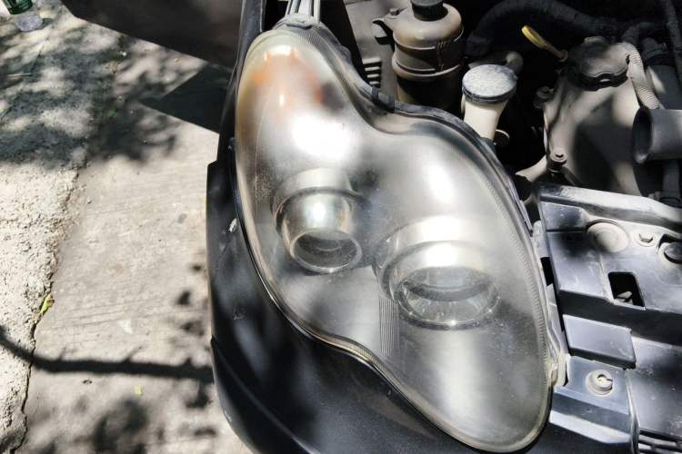 Used BYD F0 2012 1.0L XuanKu Trim Right Front Headlight