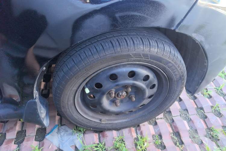 Used BYD F0 2012 1.0L XuanKu Trim Right Front Wheel Hub
