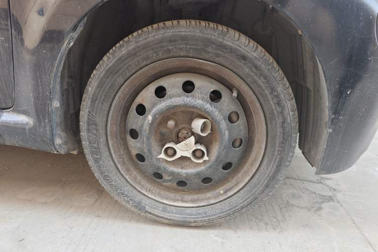 Used BYD F0 2012 1.0L XuanKu Trim Right Front Wheel Hub
