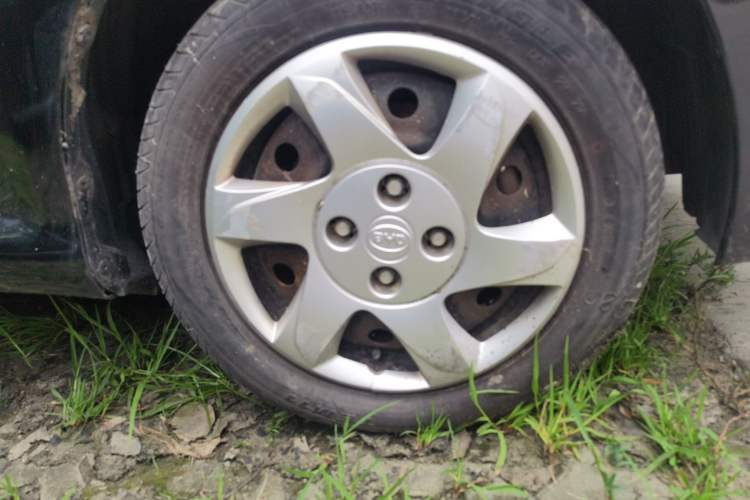 Used BYD F0 2012 1.0L XuanKu Trim Right Front Wheel Hub