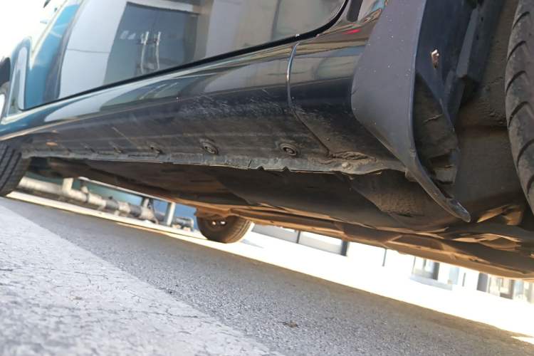 Used BYD F0 2012 1.0L Joyful Cool Model Right Side Sill