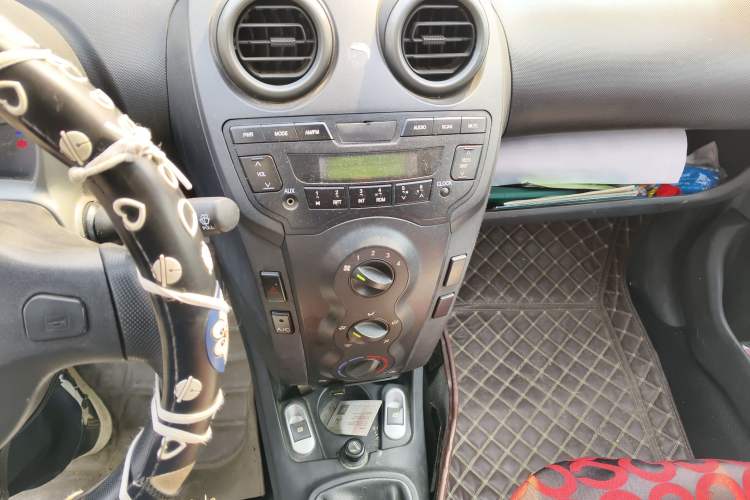 Used BYD F0 2012 1.0L Joyful Cool Model Audio And AC Panel