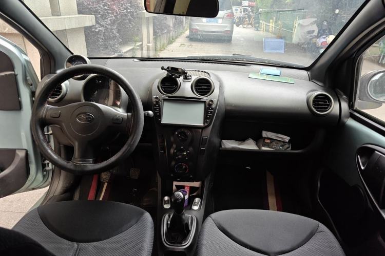 Used BYD F0 2012 1.0L Joyful Cool Model Center Console