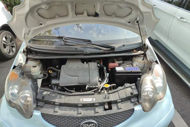 Used BYD F0 2012 1.0L Joyful Cool Model Engine Bay