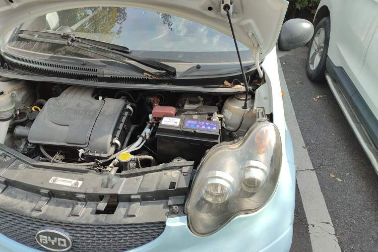 Used BYD F0 2012 1.0L Joyful Cool Model Engine Bay Left