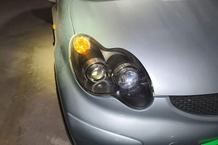 Used BYD F0 2012 1.0L XuanKu Trim Right Front Headlight