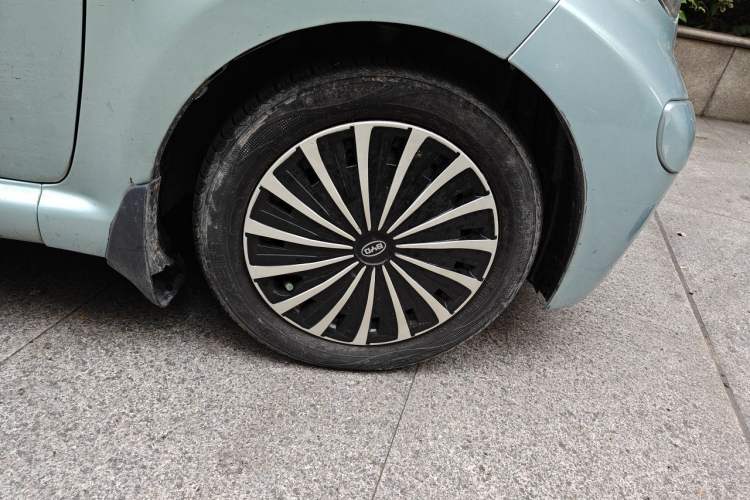 Used BYD F0 2012 1.0L Joyful Cool Model Right Front Wheel Hub