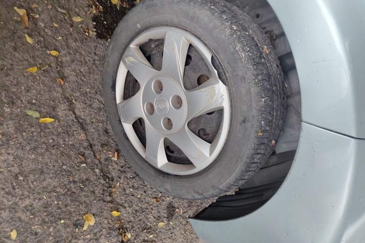 Used BYD F0 2012 1.0L Joyful Cool Model Right Front Wheel Hub