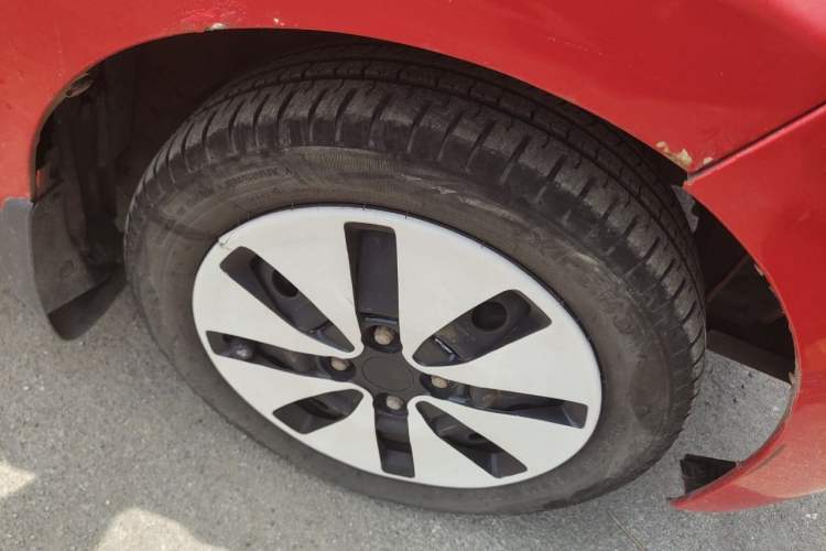 Used BYD F0 2012 1.0L XuanKu Trim Right Front Wheel Hub